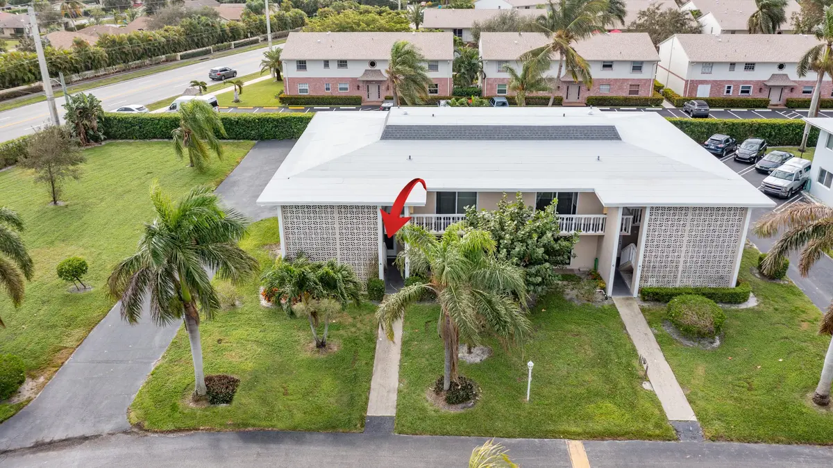 Front of Building at 100 SOUTH Boulevard 2A, Boynton Beach