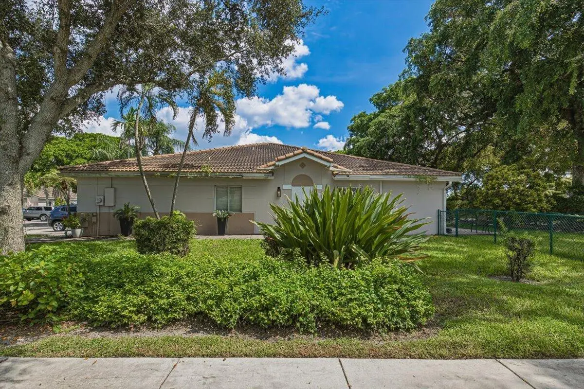 CR1 at 11700 SW 19th Street, Miramar