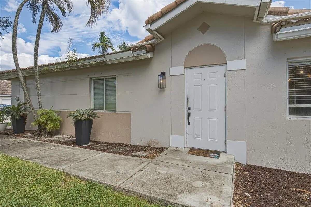 CR8 at 11700 SW 19th Street, Miramar