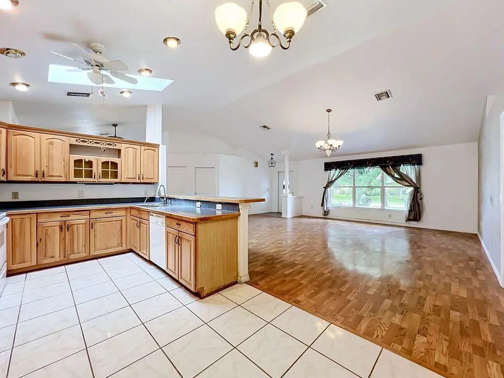 2o-UbMJg at 2281 SW Grosspoint Street, Port St. Lucie