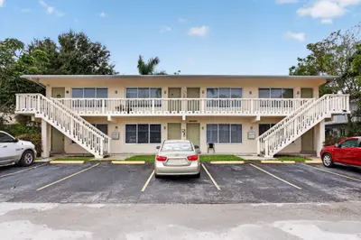 2160 NE 42nd Court 1, Lighthouse Point – Apartment for rent