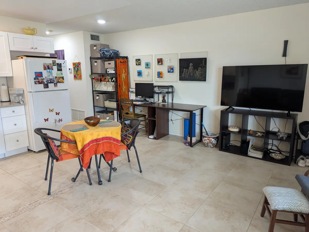 LR2 at 2800 INDIAN RIVER Boulevard Q7, Vero Beach