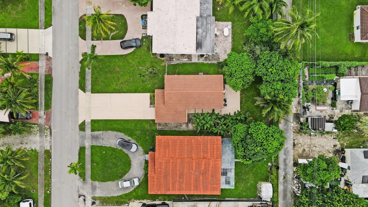 Aerial direct overhead at 1532 NE 173RD Street, North Miami Beach