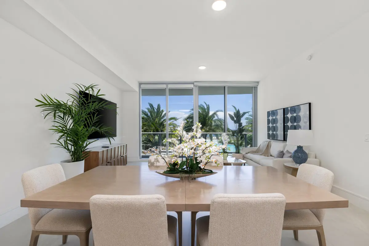 Dining Area at 220 Lake Shore Drive 704, Lake Park
