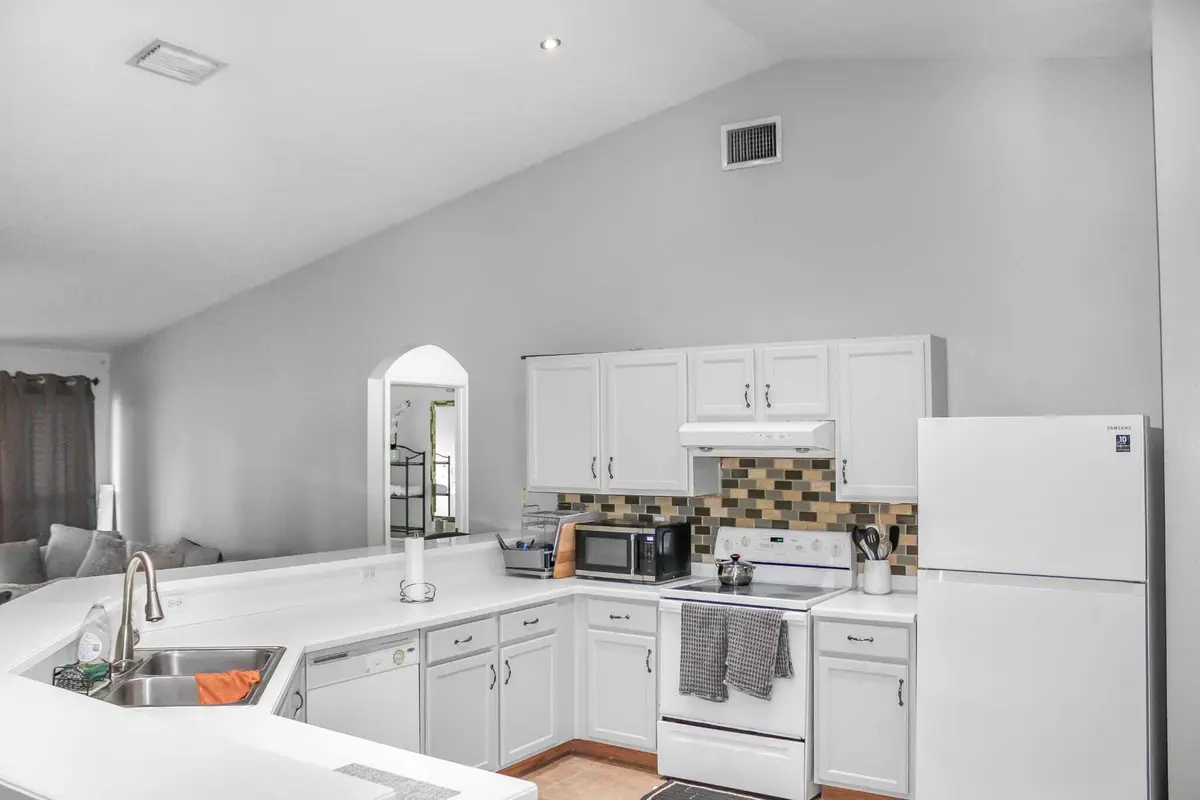 IMG-20240925-WA0016 (1) at 205 SW Kestor Drive, Port St. Lucie