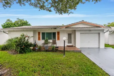 1171 NW 89th Avenue, Plantation – Single Family Residence for sale