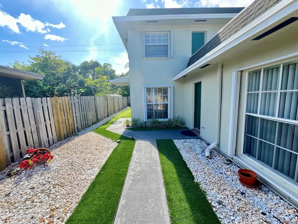 Photo 6 at 1121 N ANDREWS Avenue, Fort Lauderdale