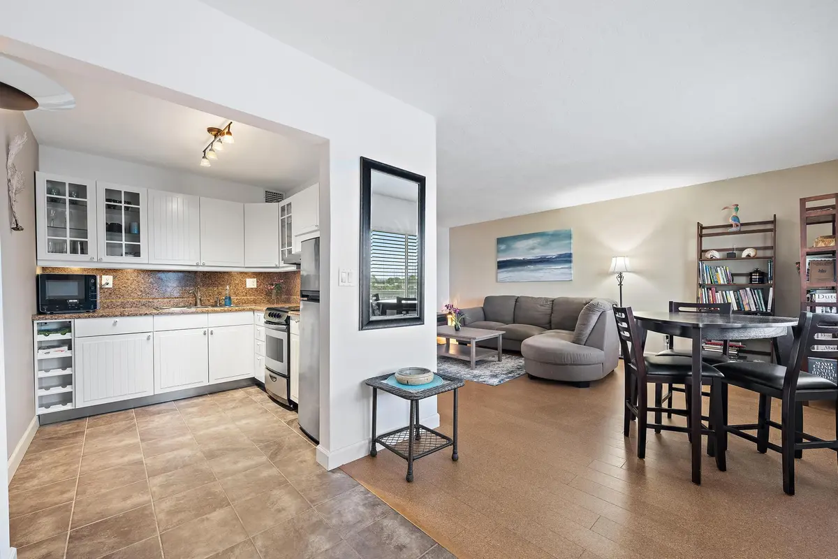 2381 Sunset Ave 306-6 at 2381 Sunset Avenue 306, Lake Worth Beach