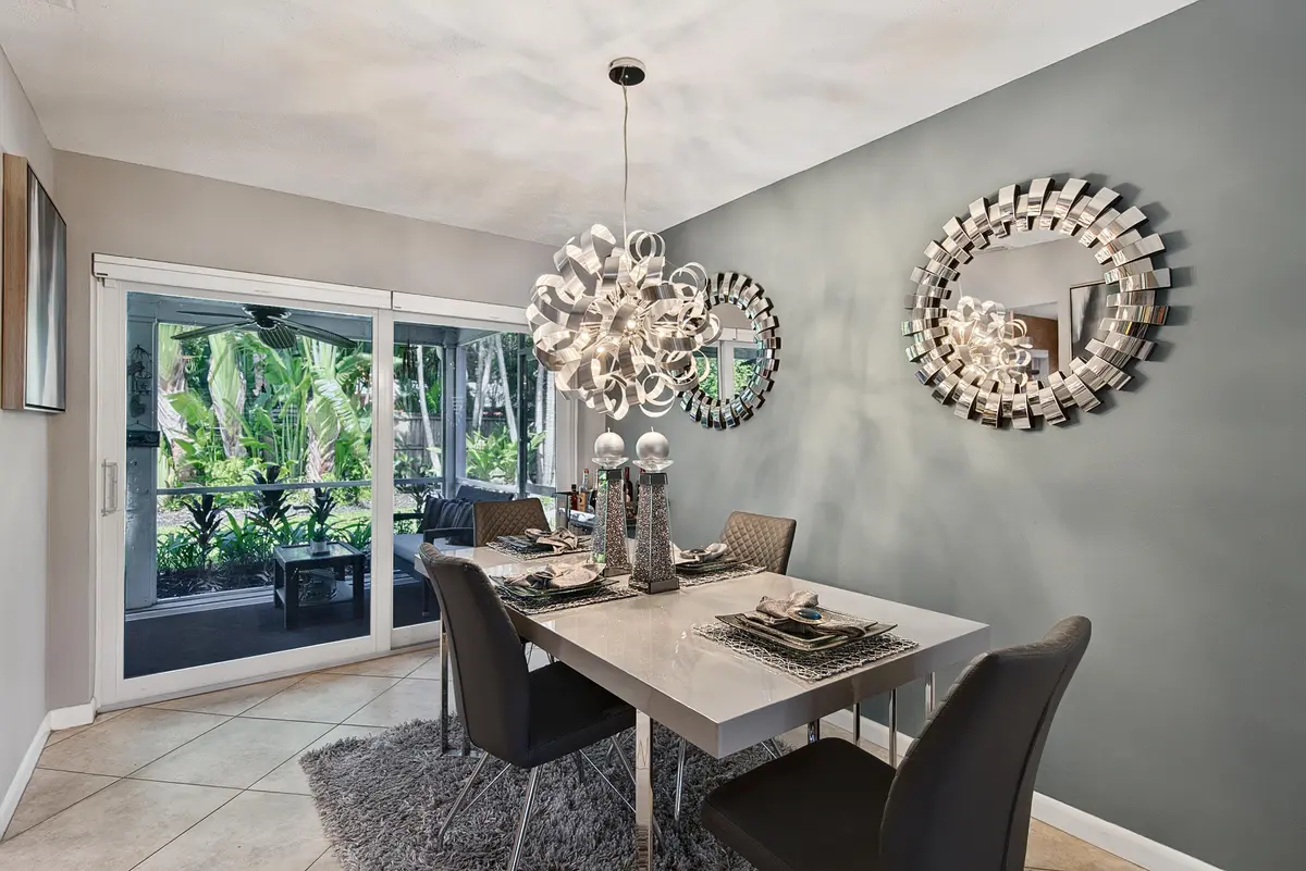 elliot-43 at 1931 NW 38th Street, Oakland Park