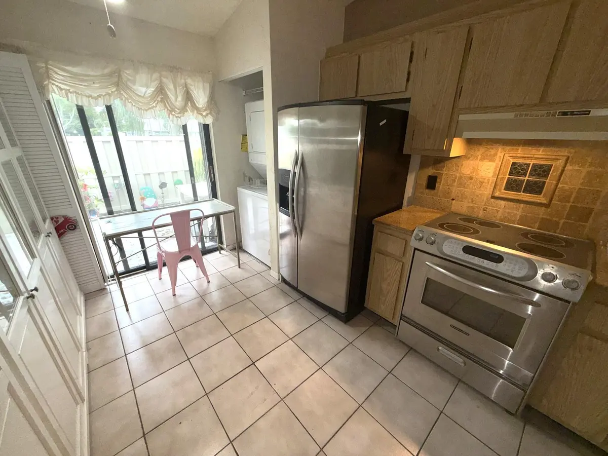 1017 Green Pine Boulevard H, West Palm Beach, FL – photo 2