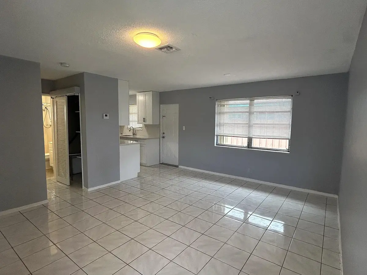 Living Room at 5891 NE 18th Avenue 3, Fort Lauderdale