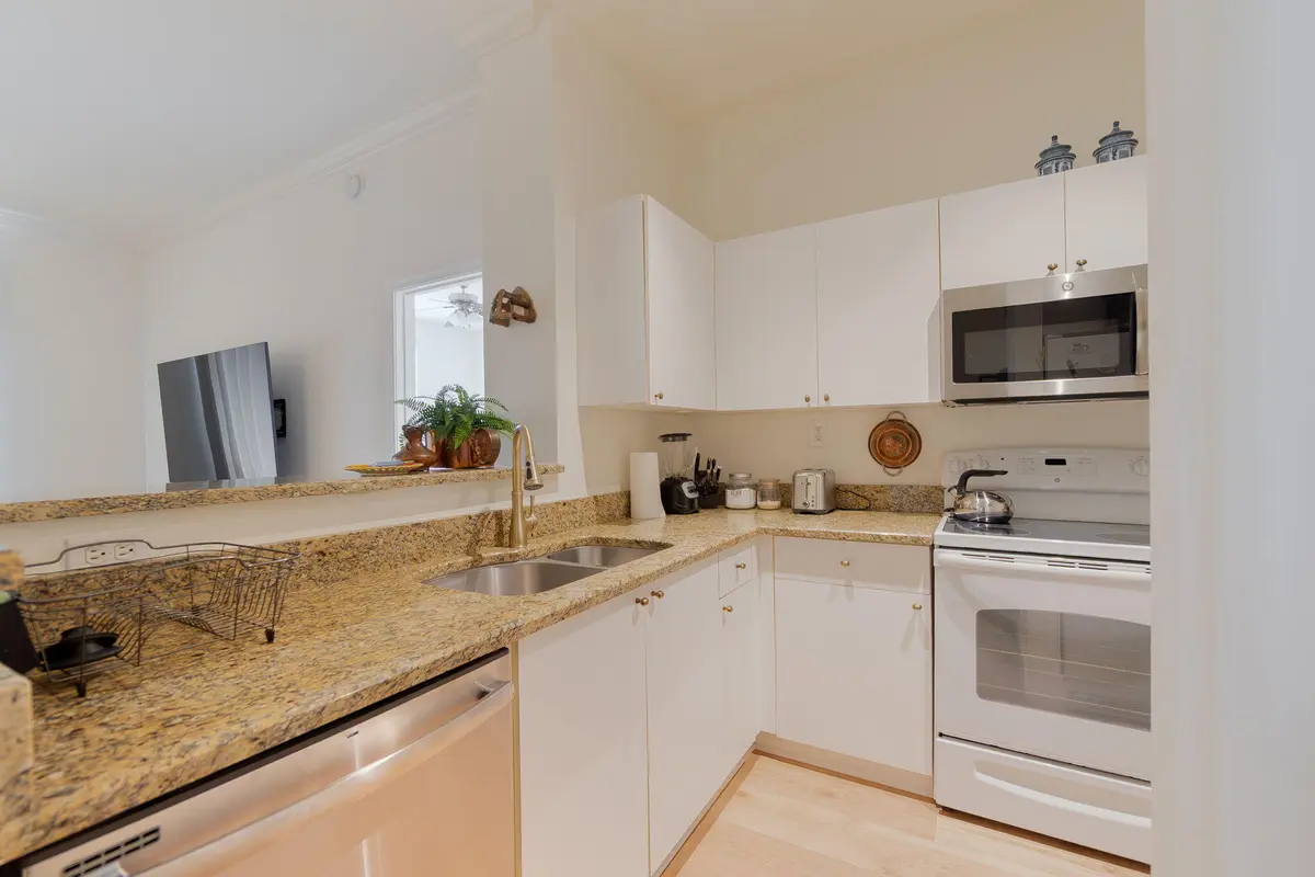 7-web-or-mls-DSC00379 at 11760 Saint Andrews Place 304, Wellington