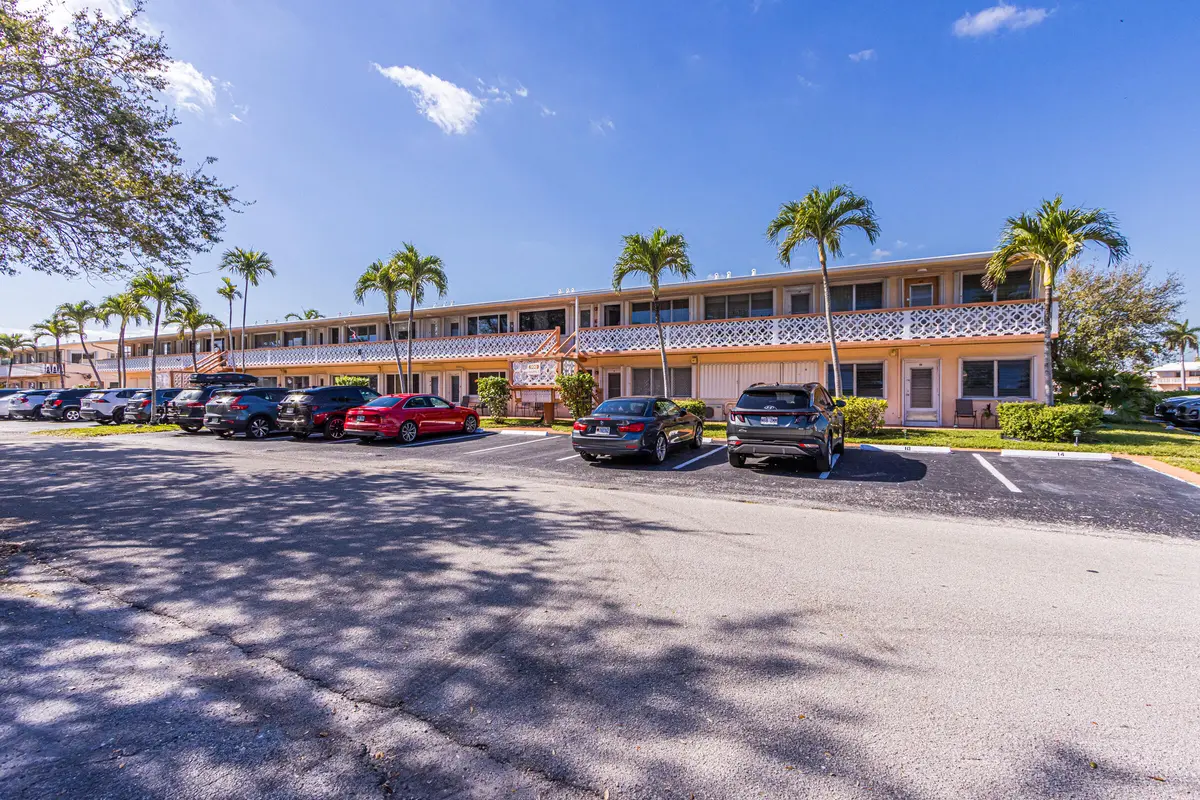 900-16 at 900 SW 10th Terrace 19S, Hallandale Beach