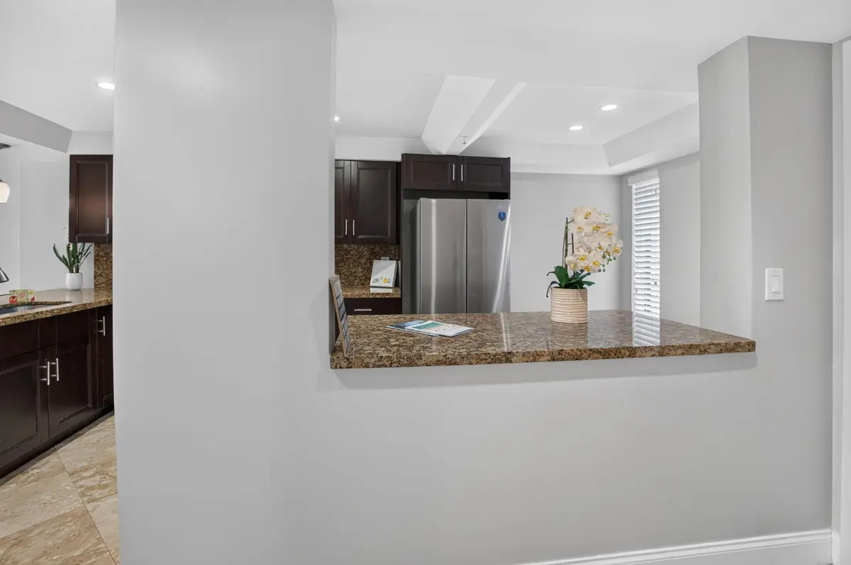 The Foyer at 20 ROYAL PALM Way 301, Boca Raton