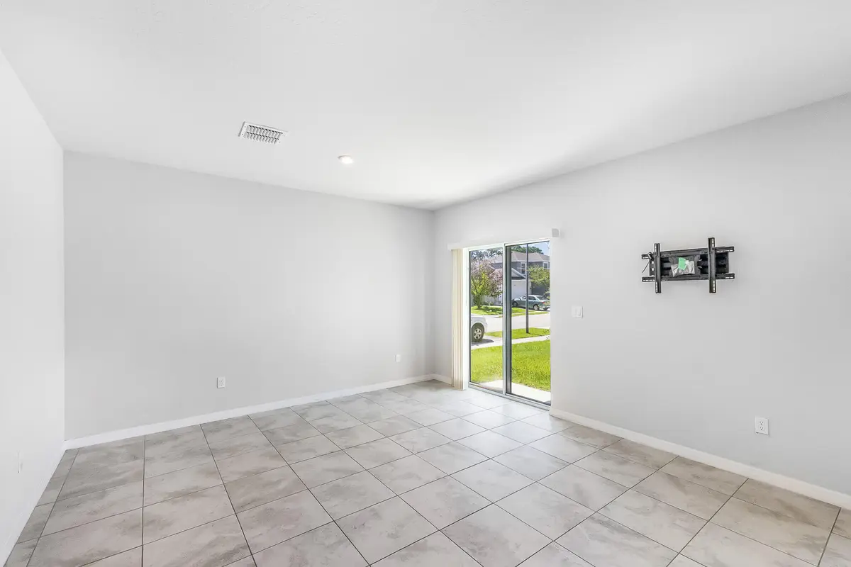 3351 Liberty Square Way, Fort Pierce, FL – photo 5