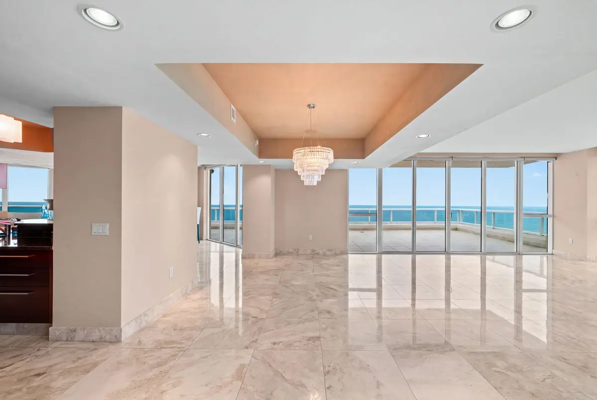 5-web-or-mls-A7R02426 copy_empty at 101 S Fort Lauderdale Beach Boulevard 2601, Fort Lauderdale