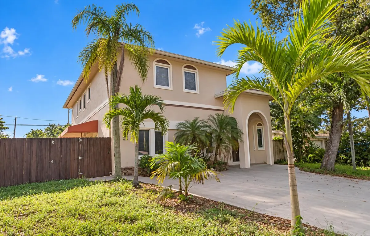 F1D38470-4F72-4BDC-8B71-800971A9108E at 4500 SW 25TH Terrace, Dania Beach