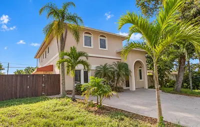 4500 SW 25TH Terrace, Dania Beach – Single Family Residence for sale