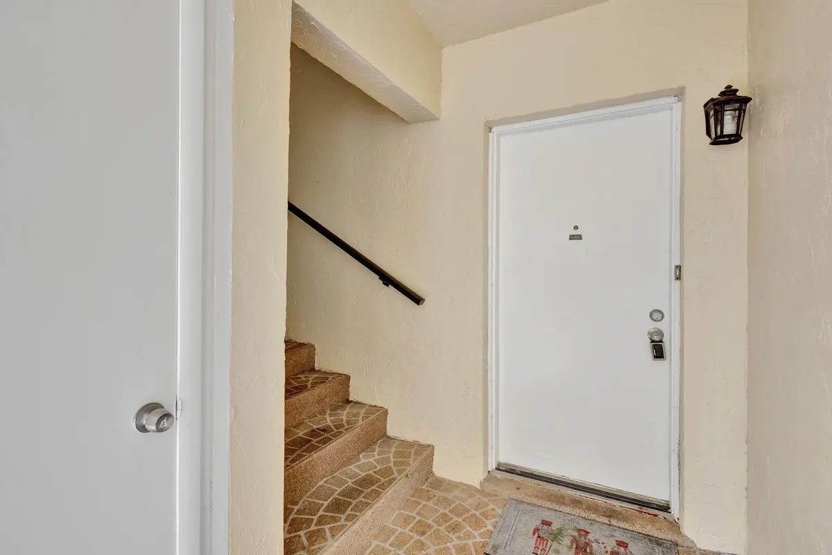 4-web-or-mls-5P1A4580 at 2050 OLEANDER Avenue 2-106, Fort Pierce