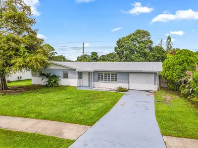 306 RIOMAR Drive, Port St. Lucie – Single Family Residence for sale