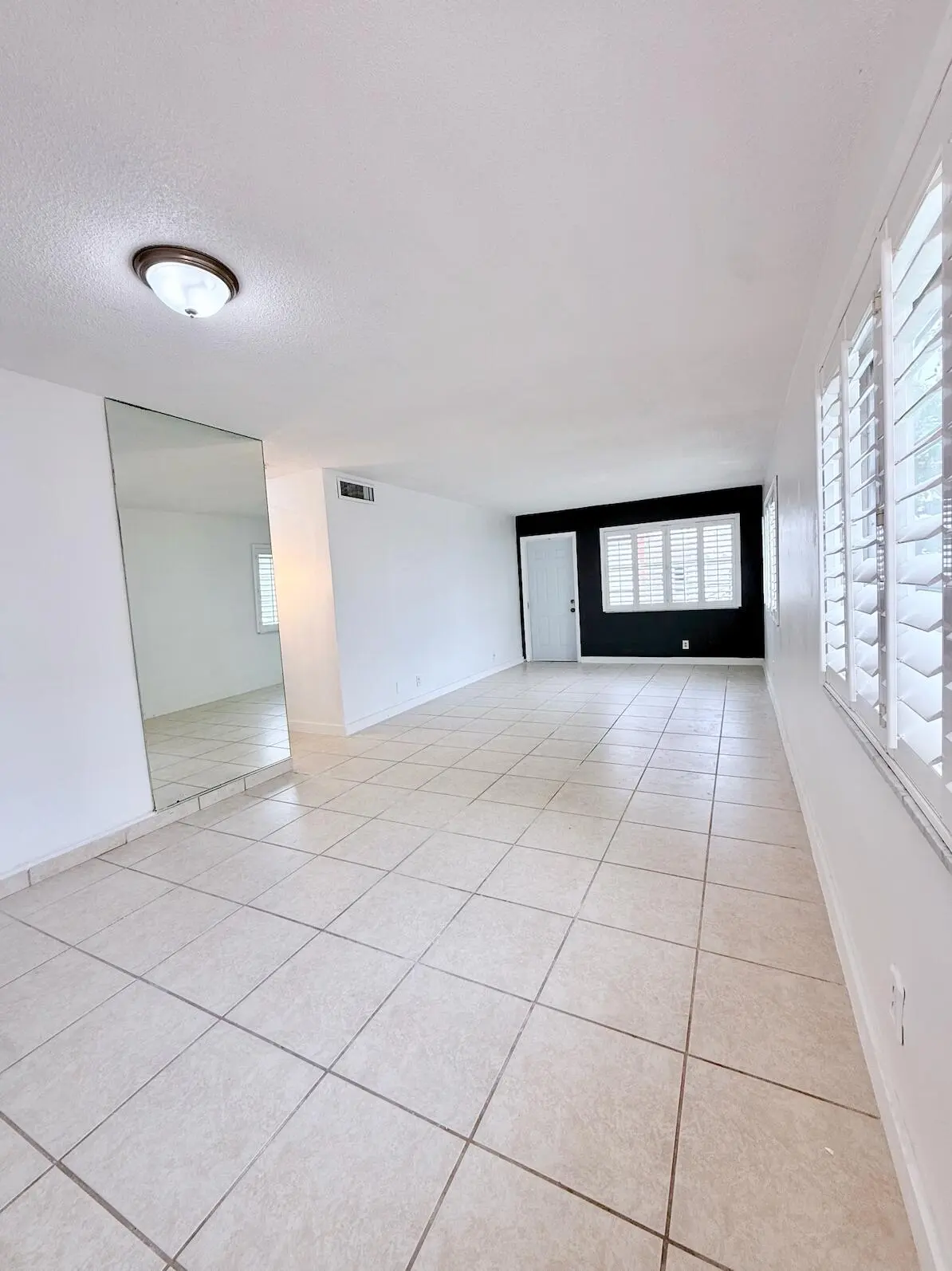 LR1 at 1280 NW 43rd Terrace 107, Lauderhill