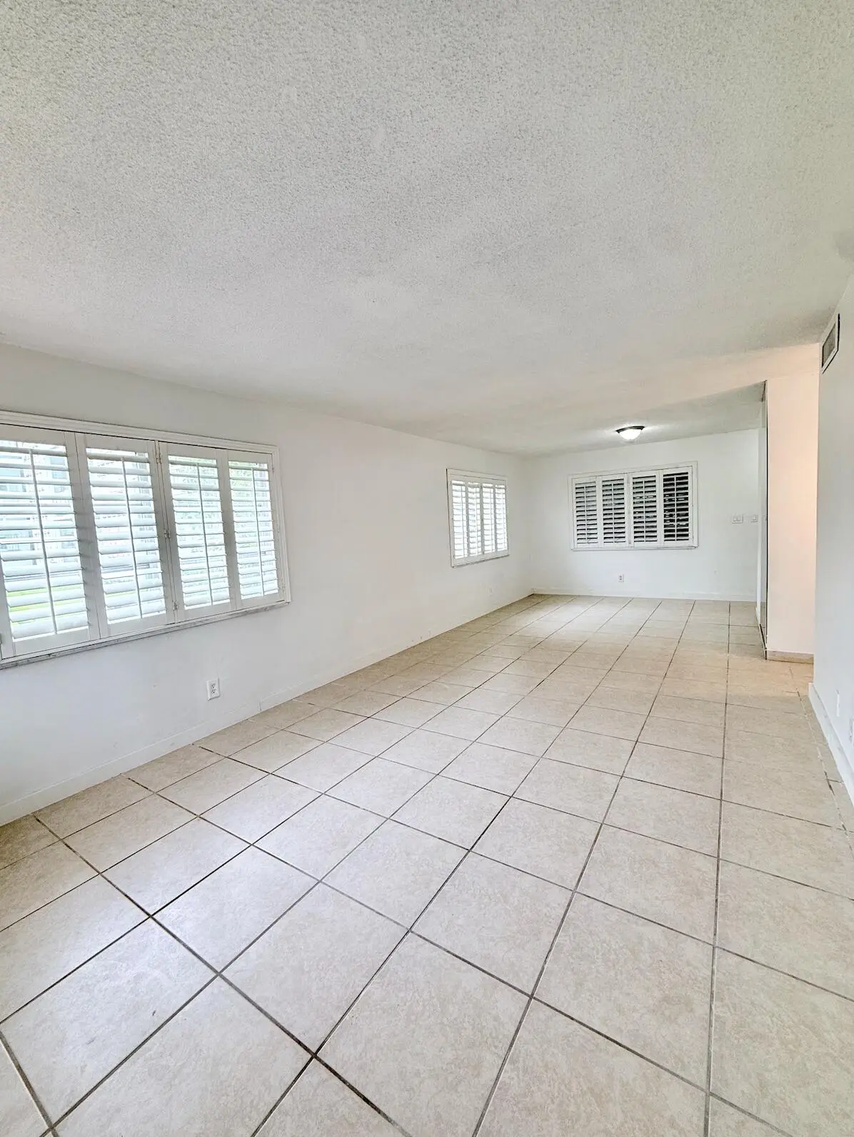 LR2 at 1280 NW 43rd Terrace 107, Lauderhill