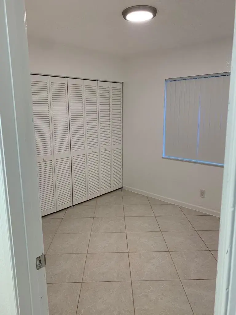 Photo 5 at 9916 TWIN LAKES Drive 33-C, Coral Springs