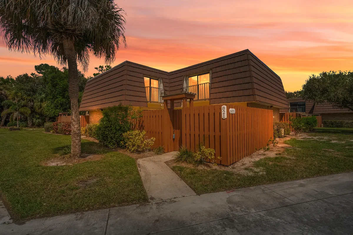 DSC04453_Twilight at 6051 SE RIVERBOAT Drive 821, Stuart