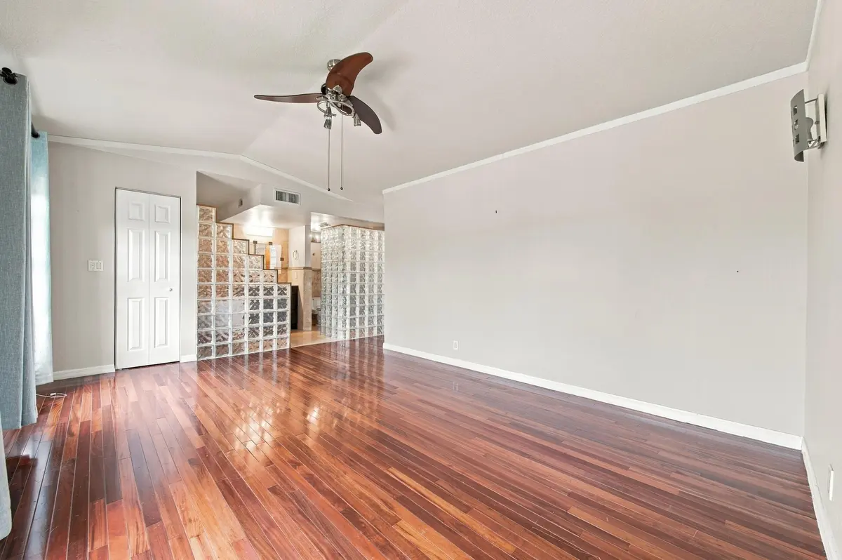 4__dsc4975 at 1010 LAKE SHORE Drive 202, Lake Park