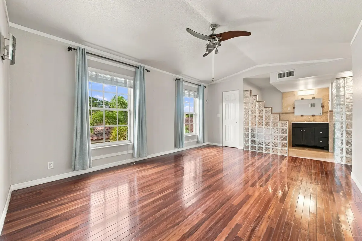5__dsc4970 at 1010 LAKE SHORE Drive 202, Lake Park