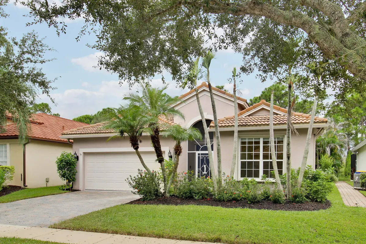 6815 SE Twin Oaks Circle, Stuart, FL at 6815 SE Twin Oaks Circle, Stuart