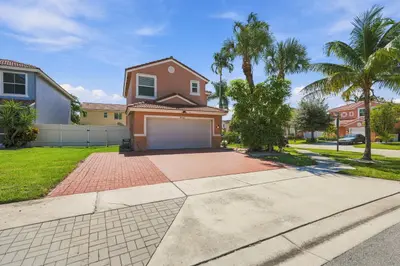 8064 Pelican Harbour Drive, Greenacres – Single Family Residence for rent