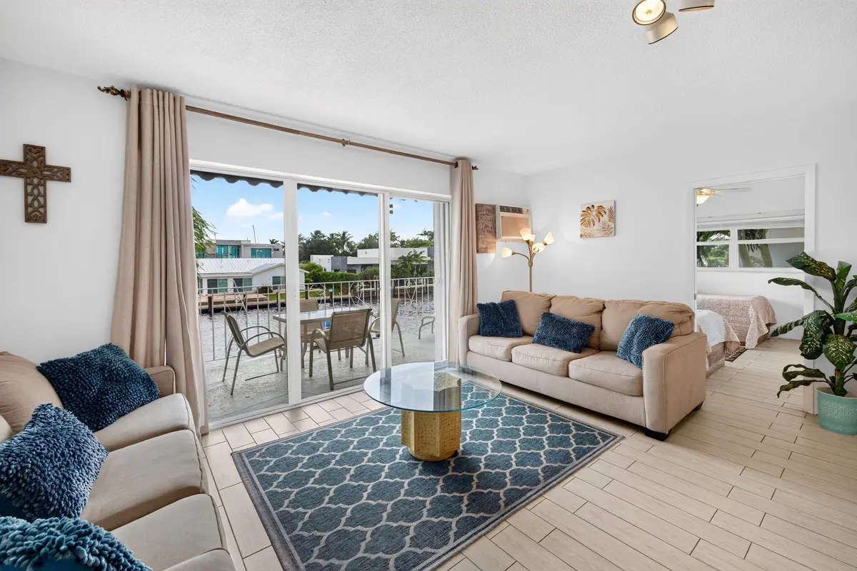 3-web-or-mls-699A8509 at 2830 NE 30TH Street 19, Fort Lauderdale