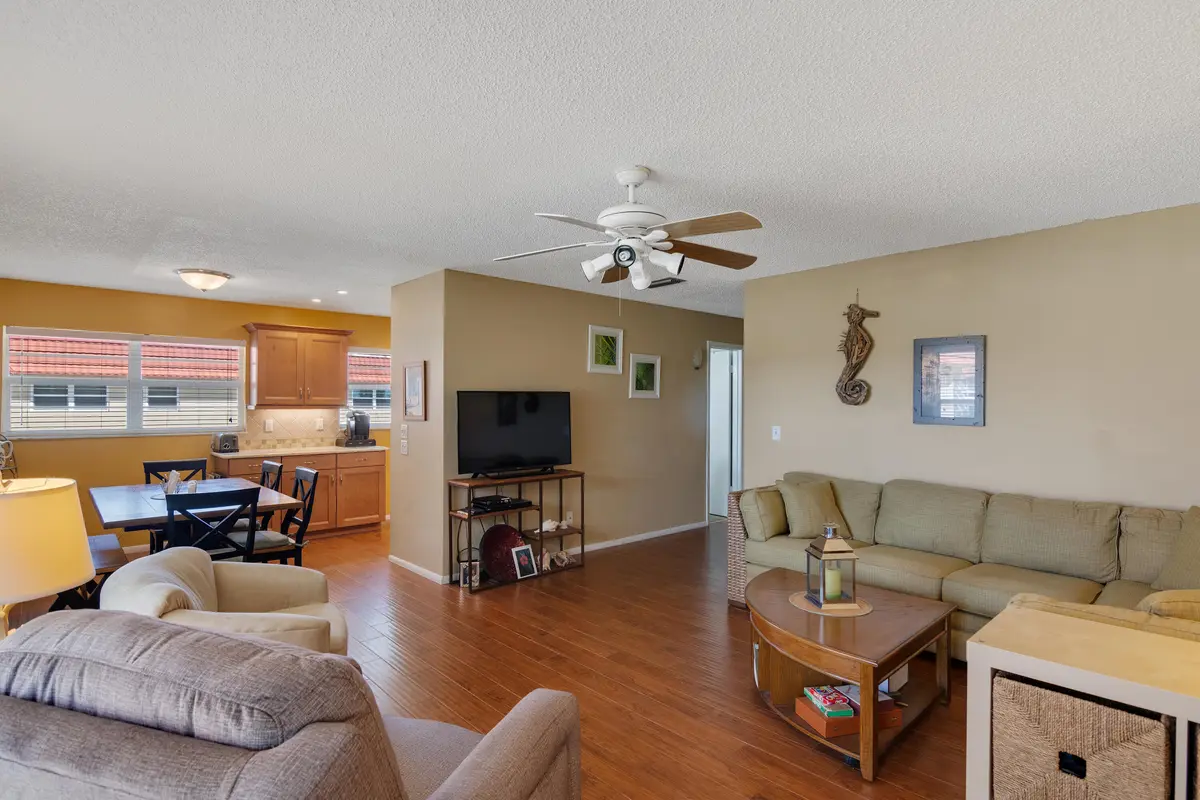 Image00012 at 68 ROYAL OAK Court 202, Vero Beach