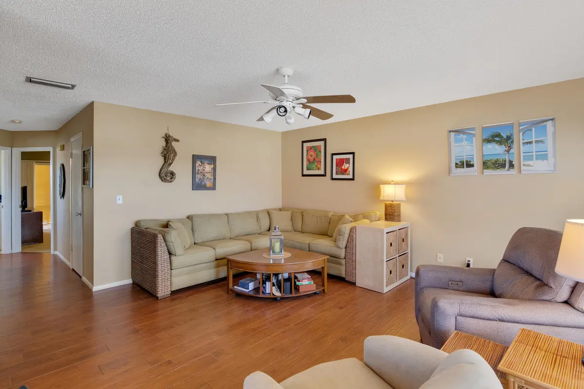 Image00016 at 68 ROYAL OAK Court 202, Vero Beach