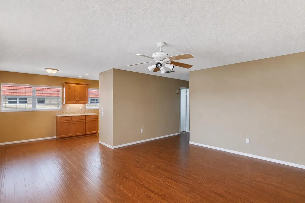 68LR Jpeg at 68 ROYAL OAK Court 202, Vero Beach