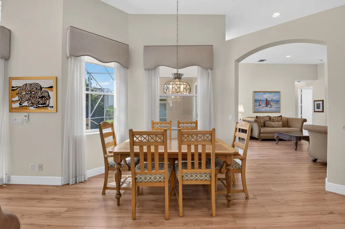 Cafe Area at 6802 Treves Way, Boynton Beach
