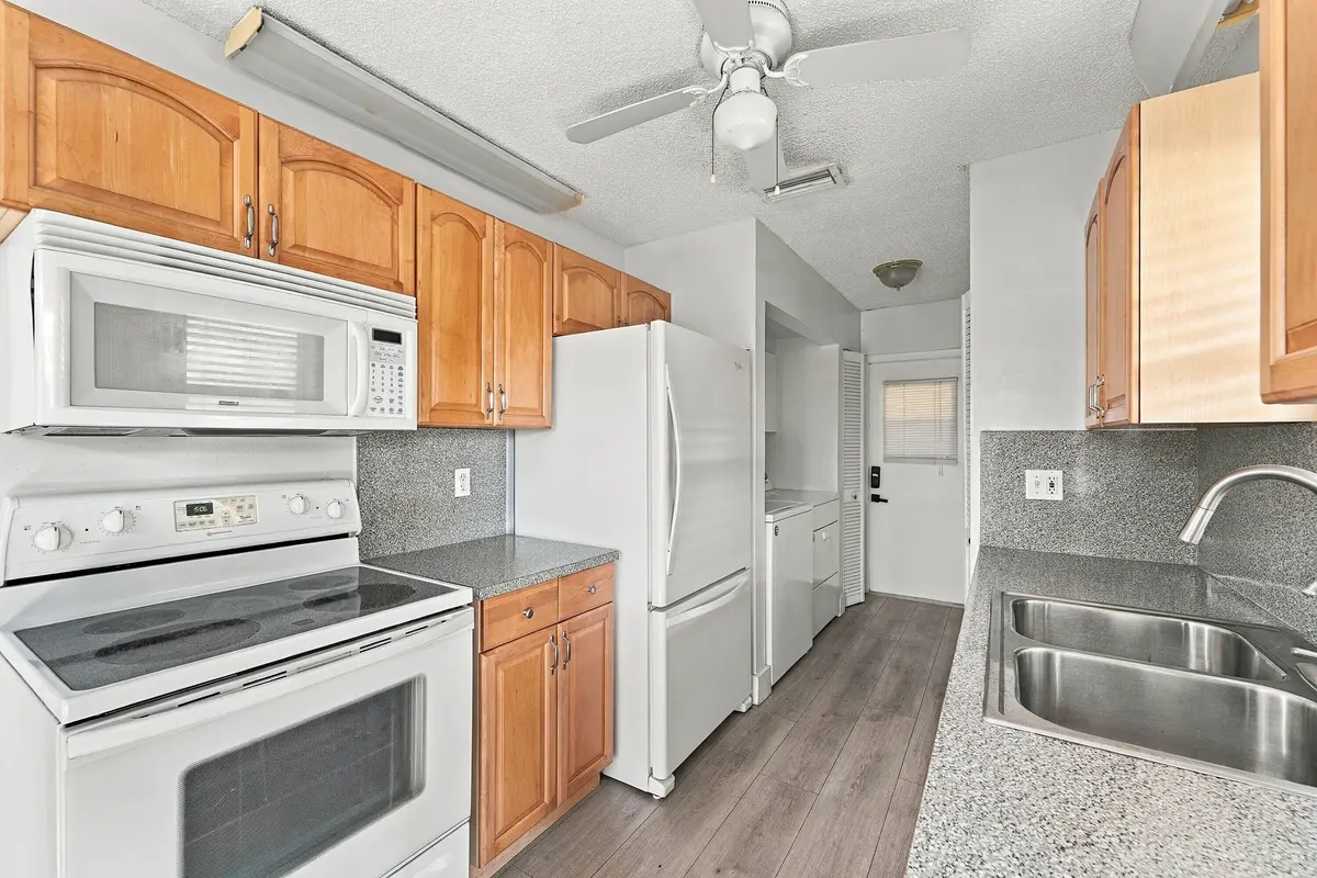 05_kitchen at 1730 NW 48th Place, Pompano Beach