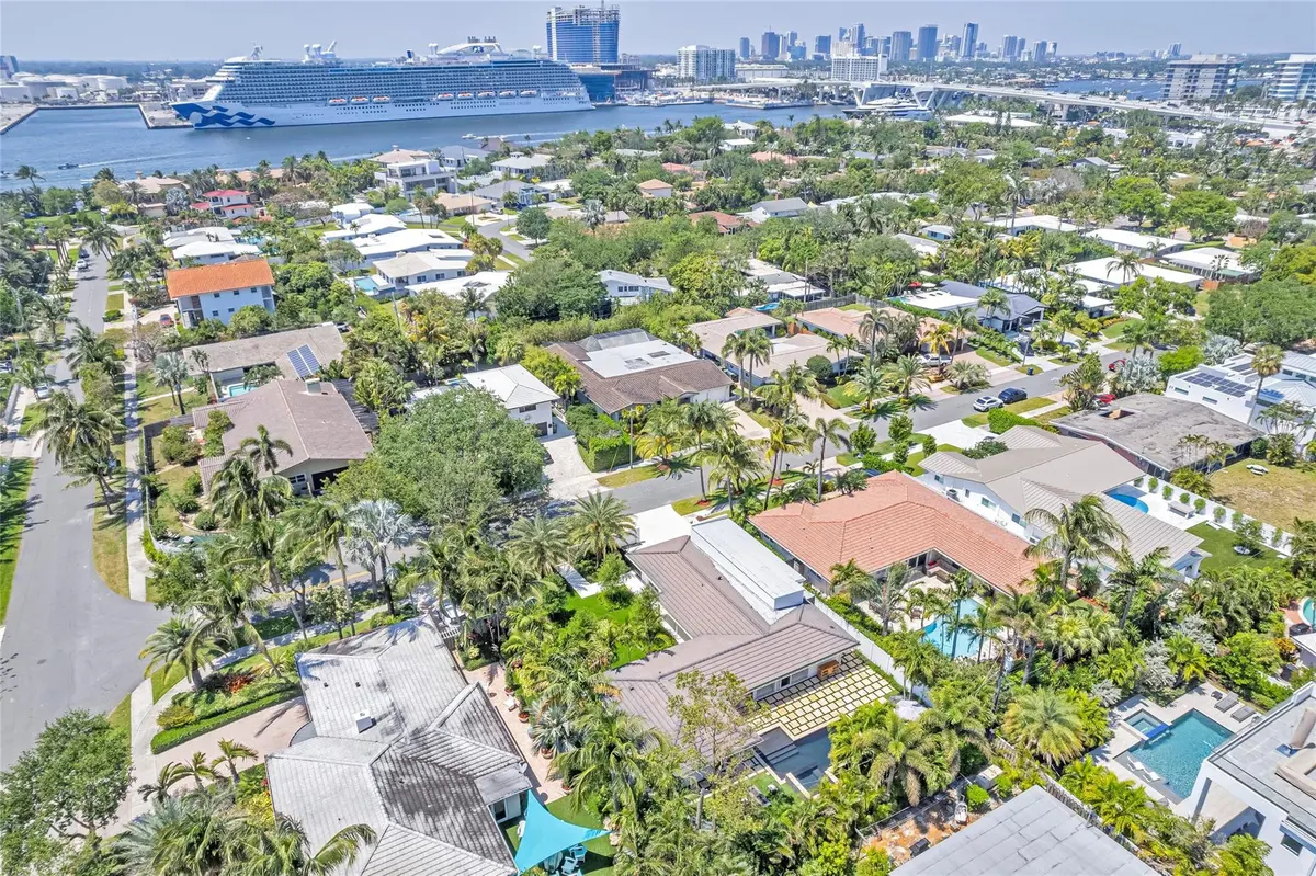 Photo 4 at 2008 Admirals Way, Fort Lauderdale