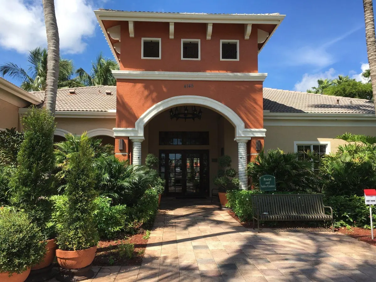 Photo 2 at 4163 N HAVERHILL Road 1220, West Palm Beach
