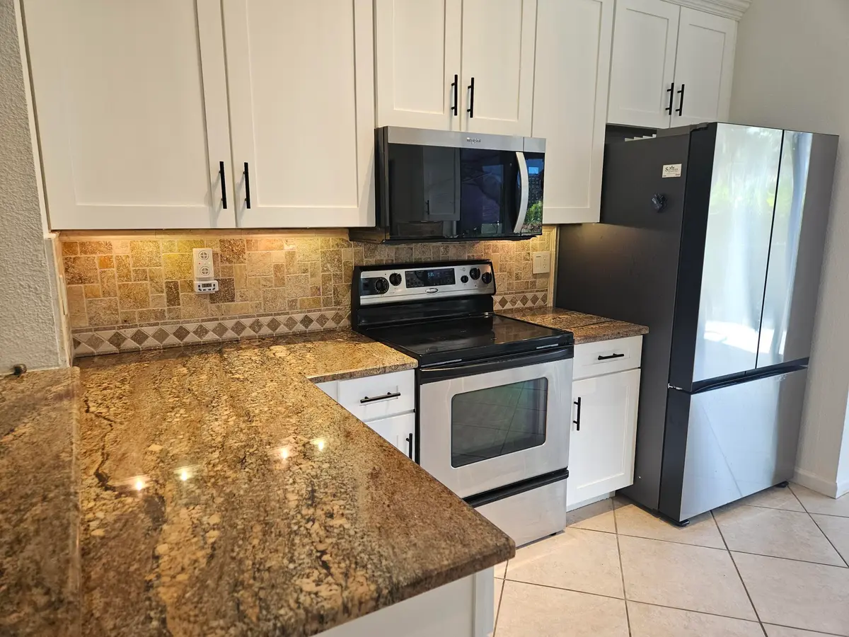 Kitchen (7) at 7994 SAW PALMETTO Lane, Boynton Beach