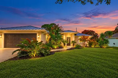 1895 SW 17th Ave Avenue, Vero Beach – Single Family Residence for sale