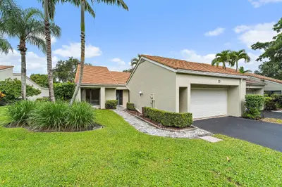 15 Tournament Boulevard, Palm Beach Gardens – Townhouse for sale