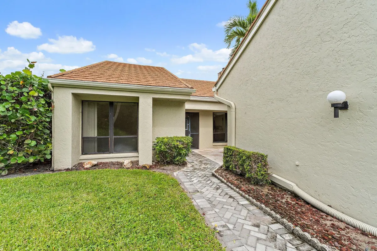 026-15TournamentBlvd-PalmBeachGardens-SM at 15 Tournament Boulevard, Palm Beach Gardens