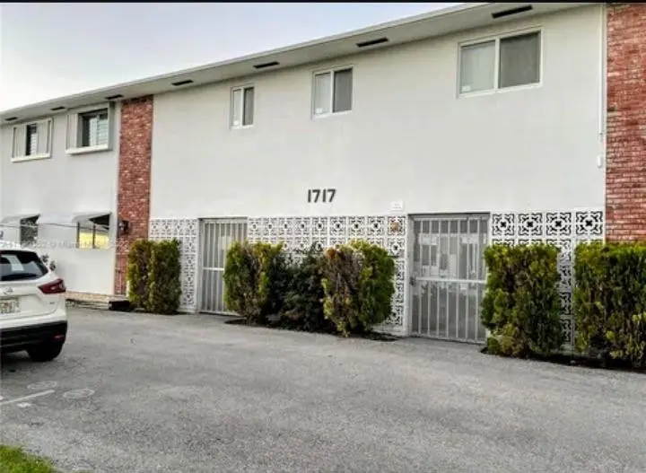 Photo 1 at 1717 Rodman Street 18, Hollywood