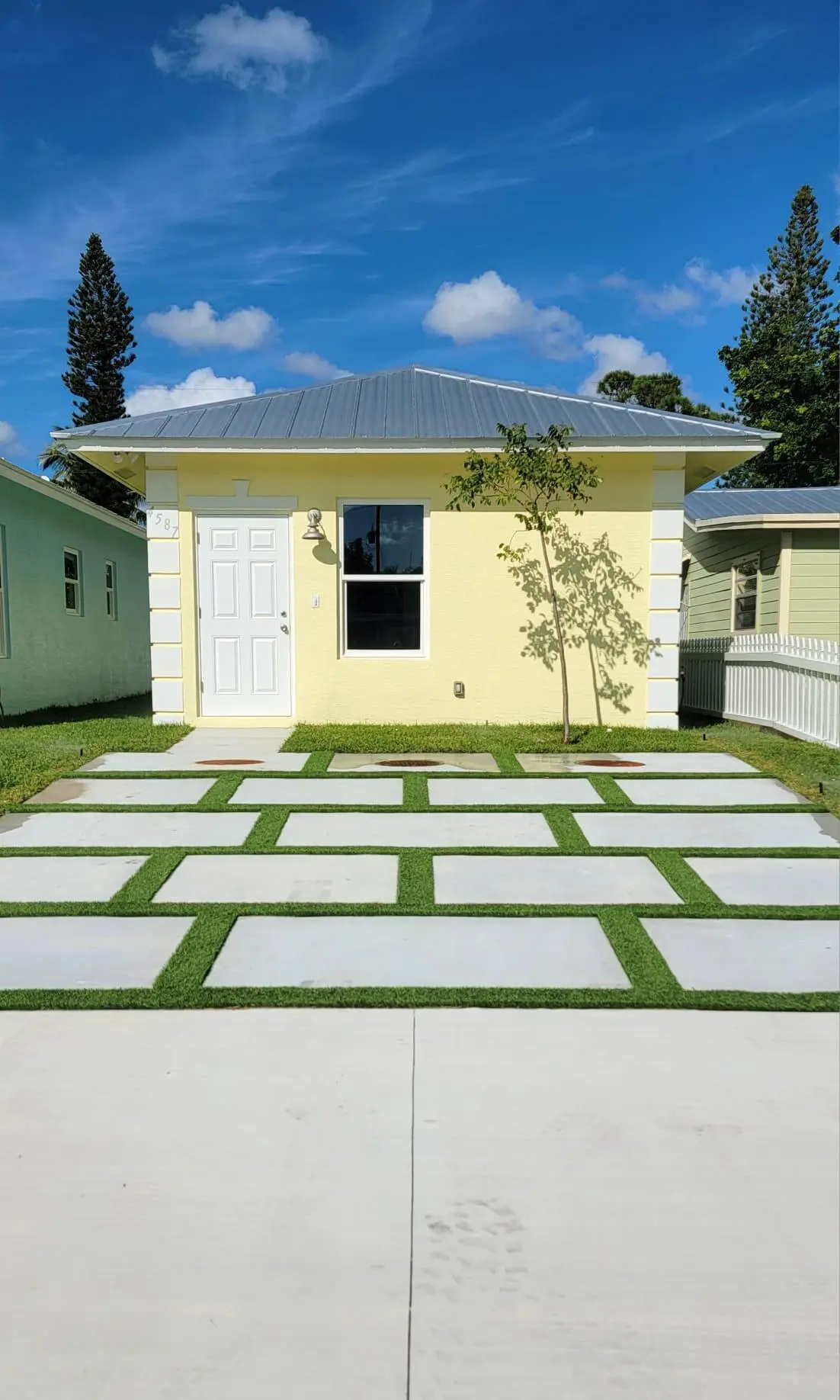pictures at 4587 Cambridge Street, Lake Worth Beach