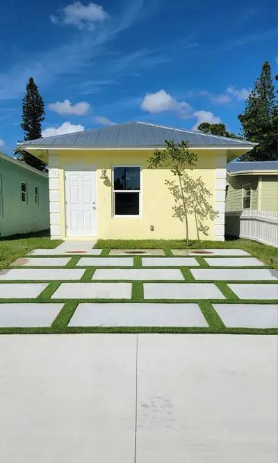 4587 Cambridge Street, Lake Worth Beach – Single Family Residence for sale