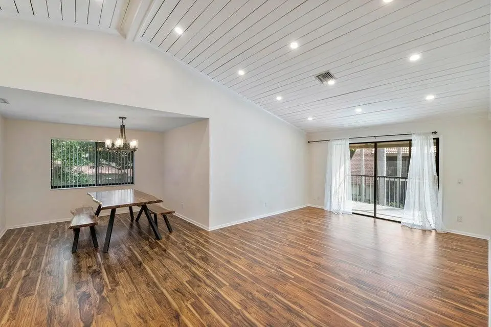20250926153033905990000000-o at 5720 Coach House Circle E, Boca Raton