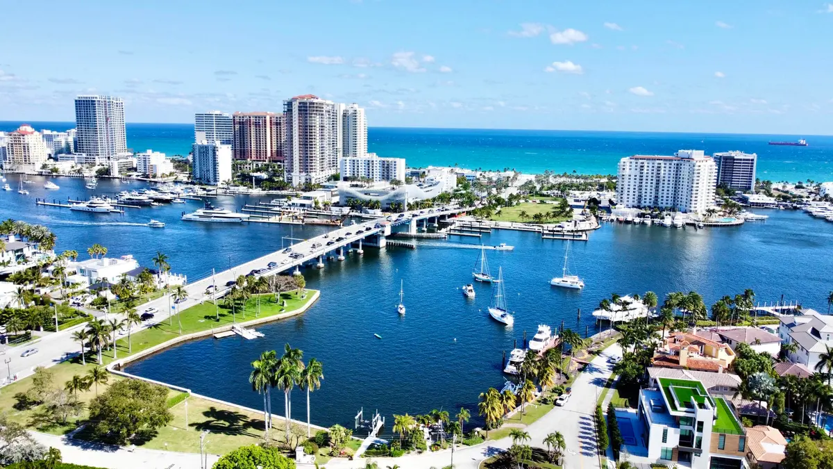 dji_fly_20250125_130750_949_173782858222 at 340 SUNSET Drive 1506, Fort Lauderdale