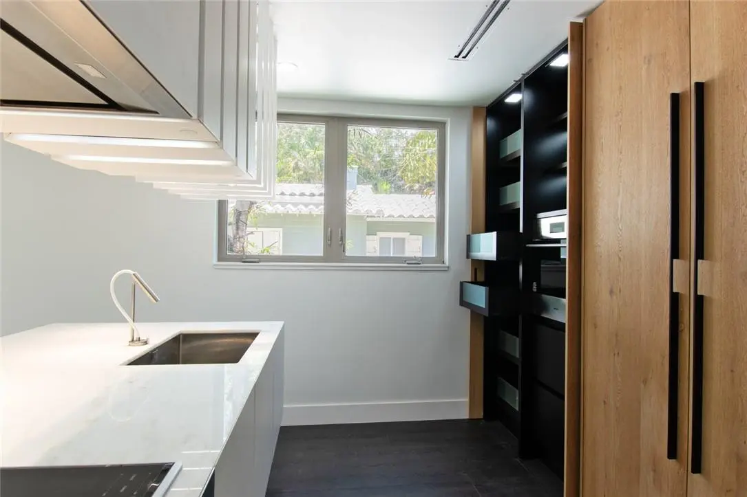 72" Subzero at 26 SE 10TH Avenue, Fort Lauderdale